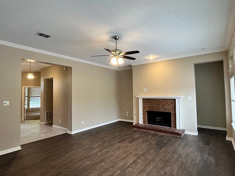 5605 Belle Chasse Ln — Photo 4
