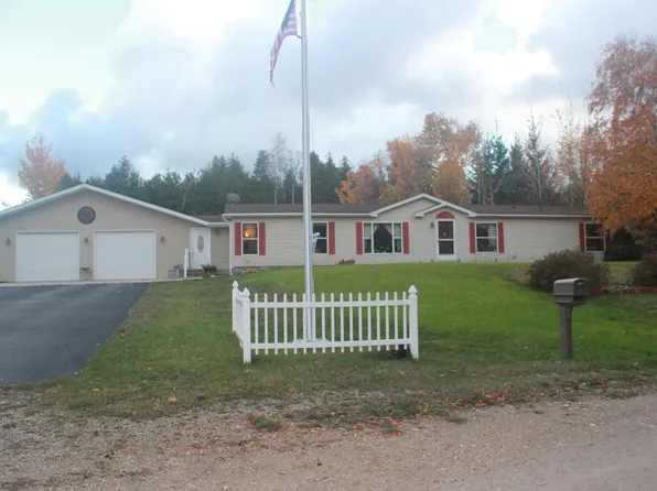 1109 Musinigon St, Mackinaw City, MI 49701