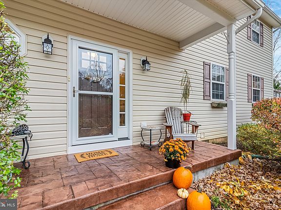 4th image of 18425 Matthews Dr