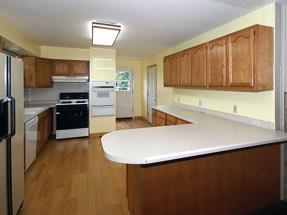 4th image of 0N409 Morse St
