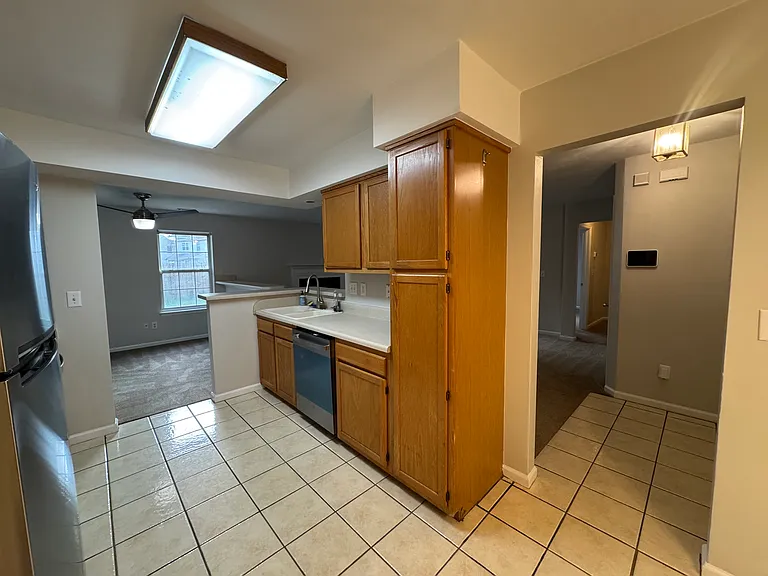 612 Oak Grove Rd — Photo 4