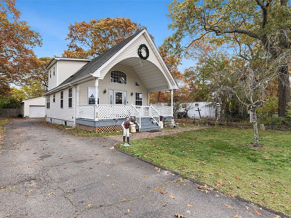 8 Tyte Drive, Riverhead, NY 11901 Zillow