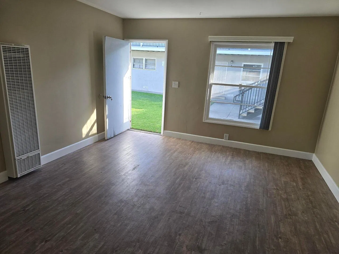 LAST 1 Bedroom/ 1 Bathroom Apartment Available! — Photo 3