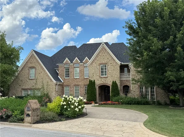 3 W Newhaven Ln, Rogers, AR 72758