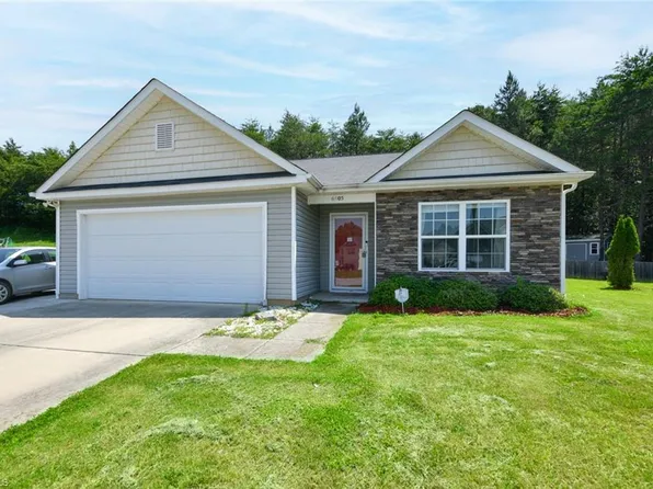6605 Stickley Ct, Whitsett, NC 27377