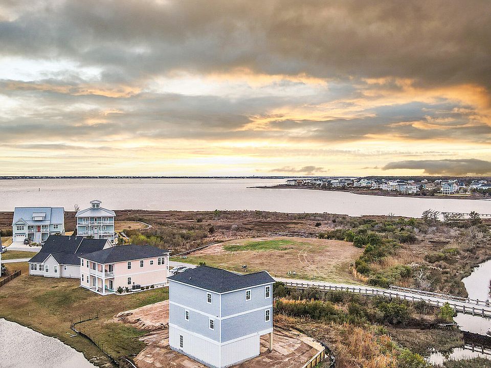 1st image of 613 Fishermans Point #82