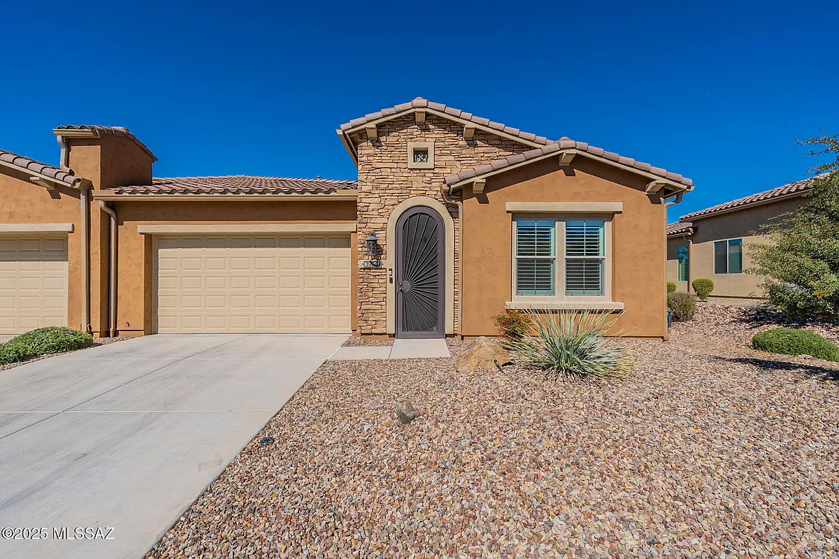 Building Photo - 39548 S Summerwood Dr
