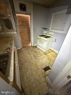4th image of 521 N East Ave