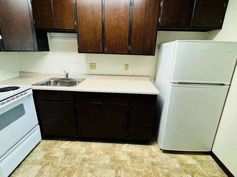 429 N Gilbert St — Photo 32