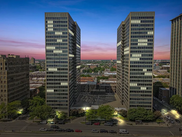 3550 N Lake Shore Dr #902 — Photo 4