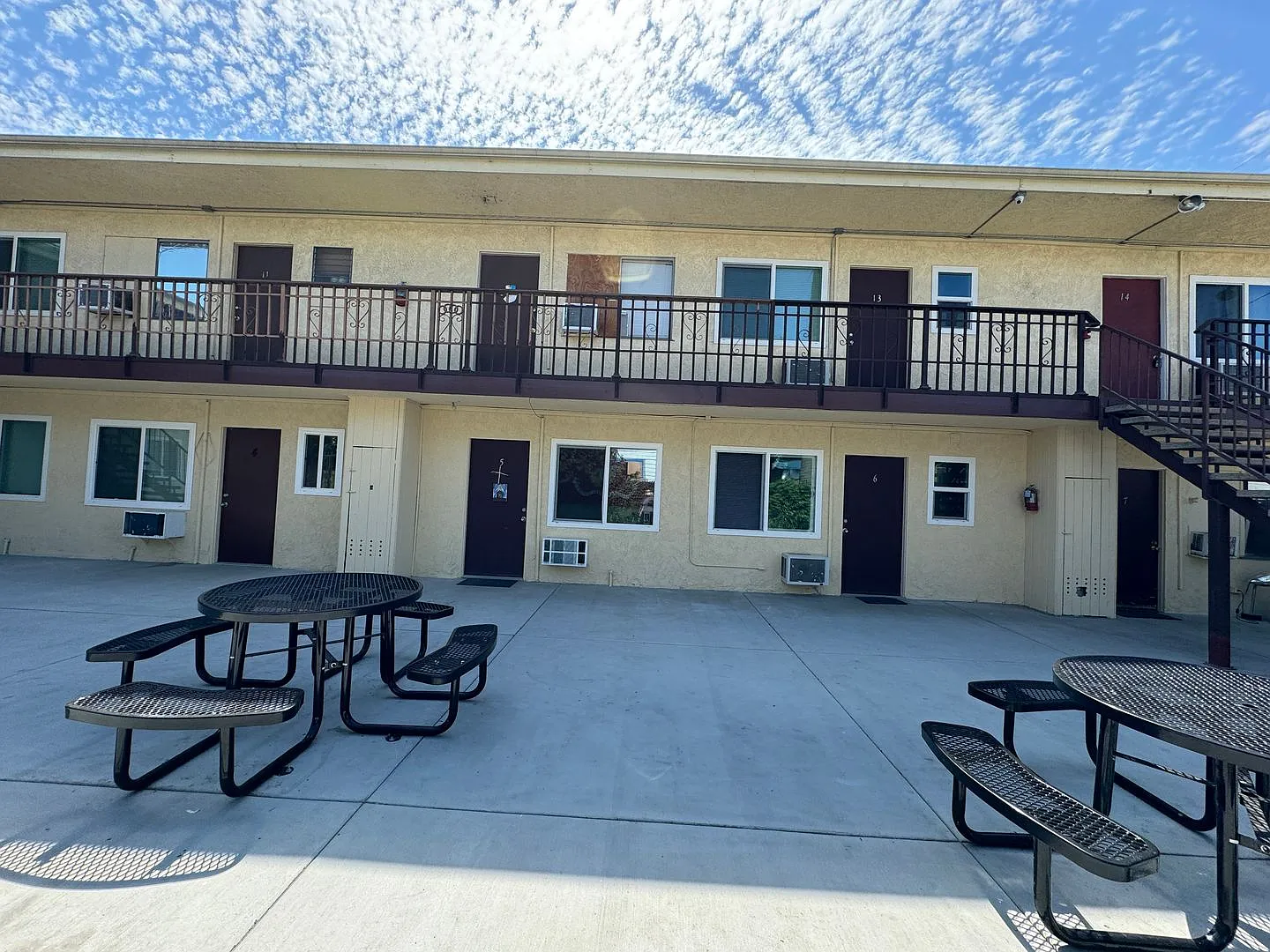 447 W Monterey Ave — Photo 4