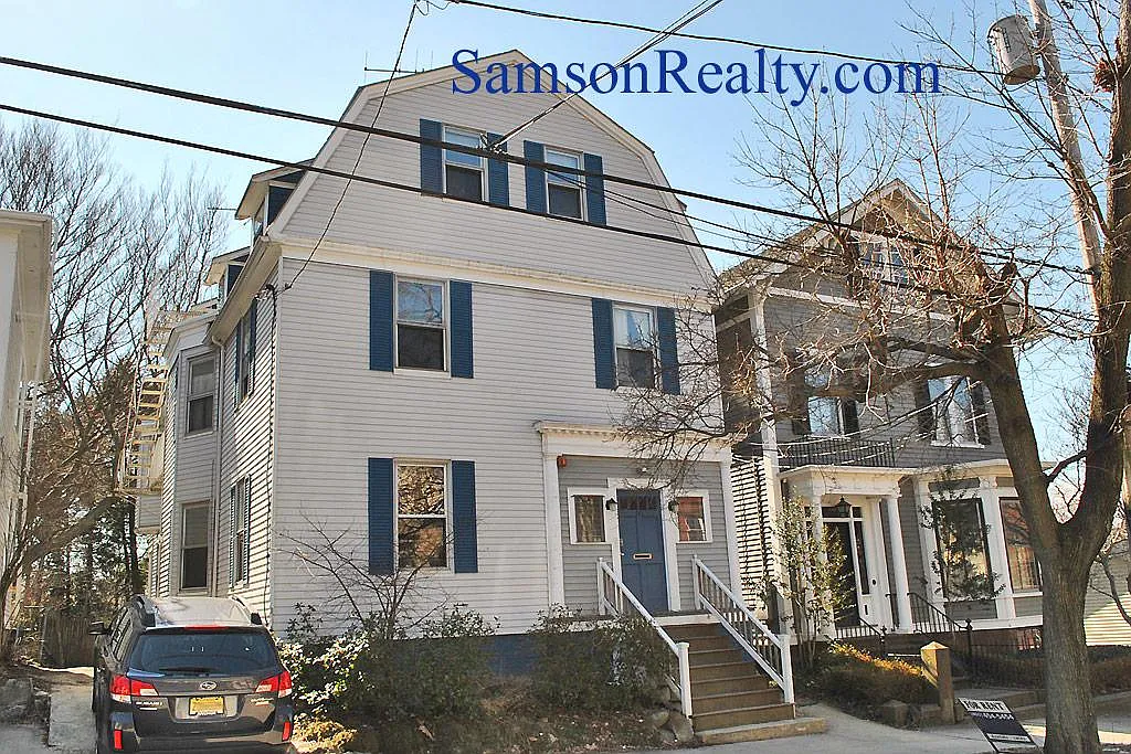 Building Photo - 111 Bowen St #1