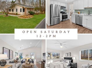 103 E Meadowland Ln, Sterling, VA 20164