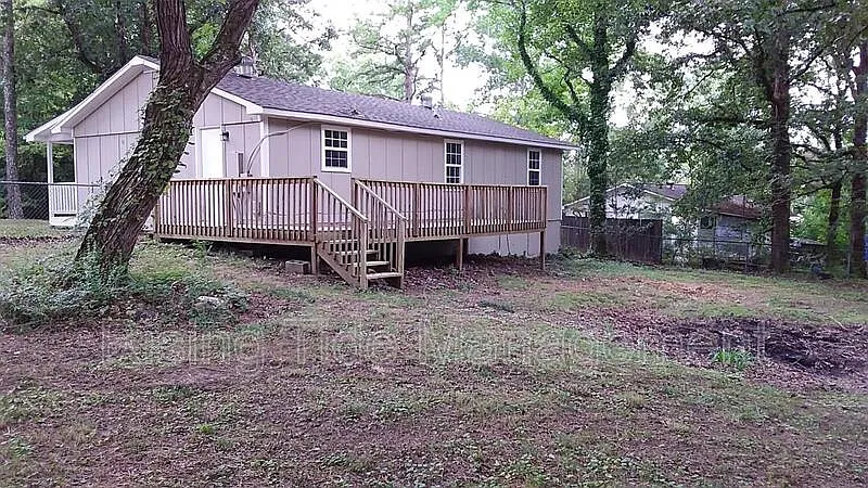 3 bed, 2.0 bath, 1008 sqft, $1,150 — Photo 2