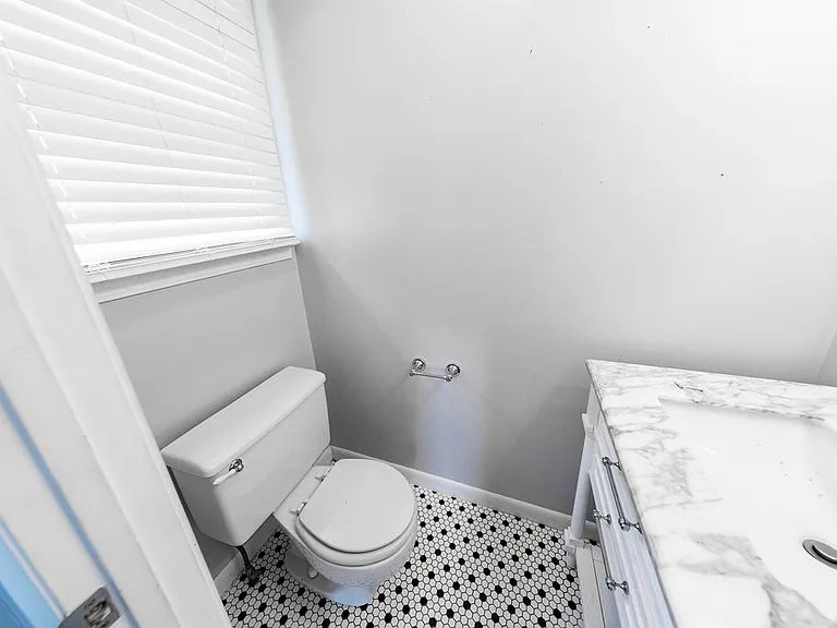 205 Lady Marion Dr — Photo 18