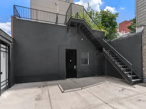 11 Olive Street image 2 of 9