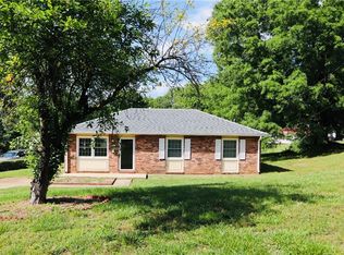 5213 Oak Ridge Ct, Winston Salem, NC 27105