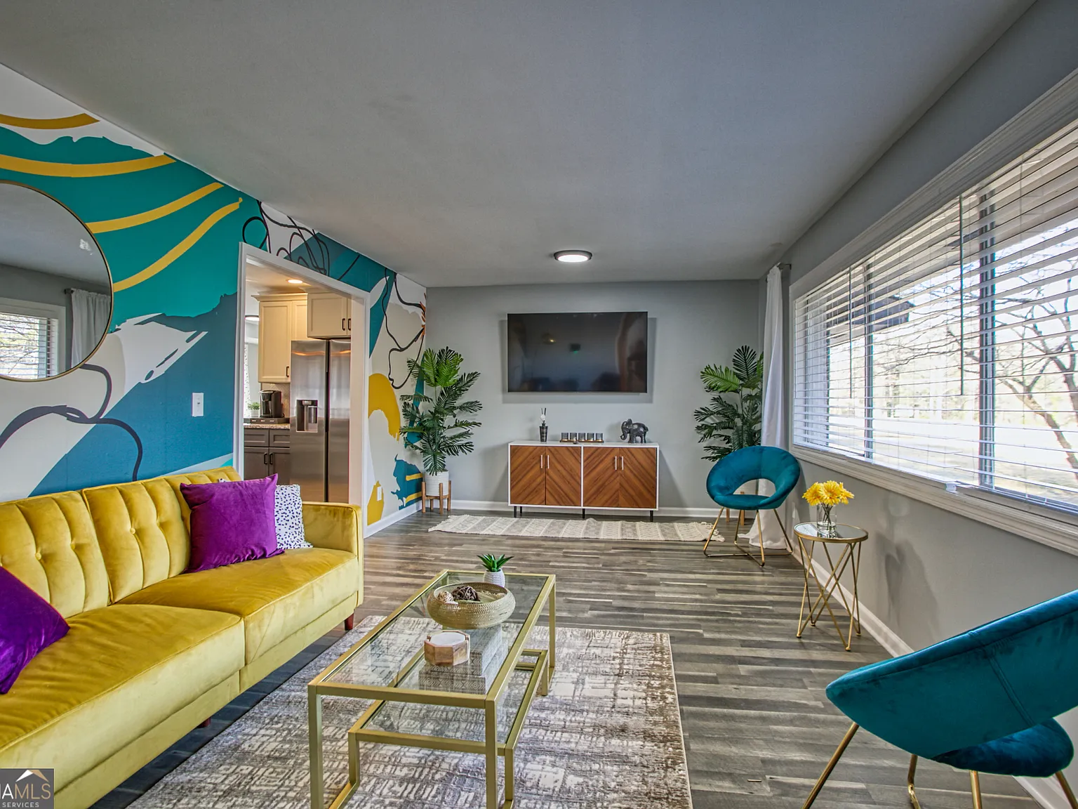 3 bed, 2.0 bath, 1800 sqft, $4,500 — Photo 2