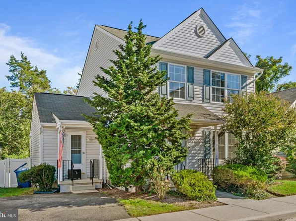 39 Gray Inn Ct, Prince Frederick, MD 20678