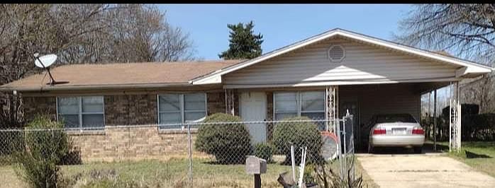 1st image of 2123 E 10th St