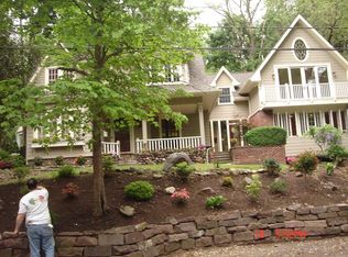 32 Cedars Rd, Caldwell, NJ 07006