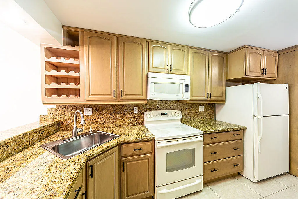 2 bed, 2.0 bath, 1130 sqft, $3,150 — Photo 3