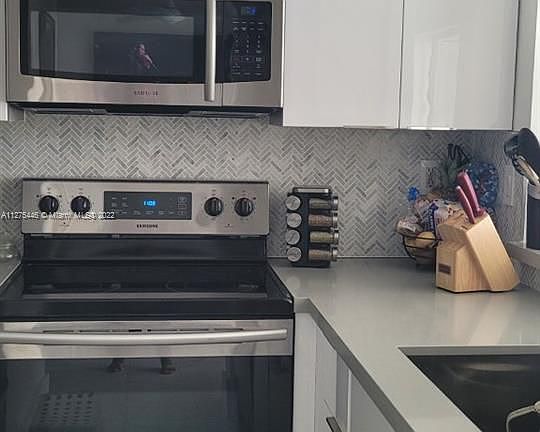 3rd image of 860 NW 92nd Ave #860