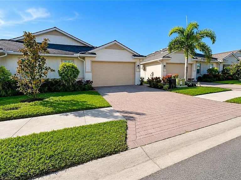1170 Tranquil Brook Dr — Photo 1