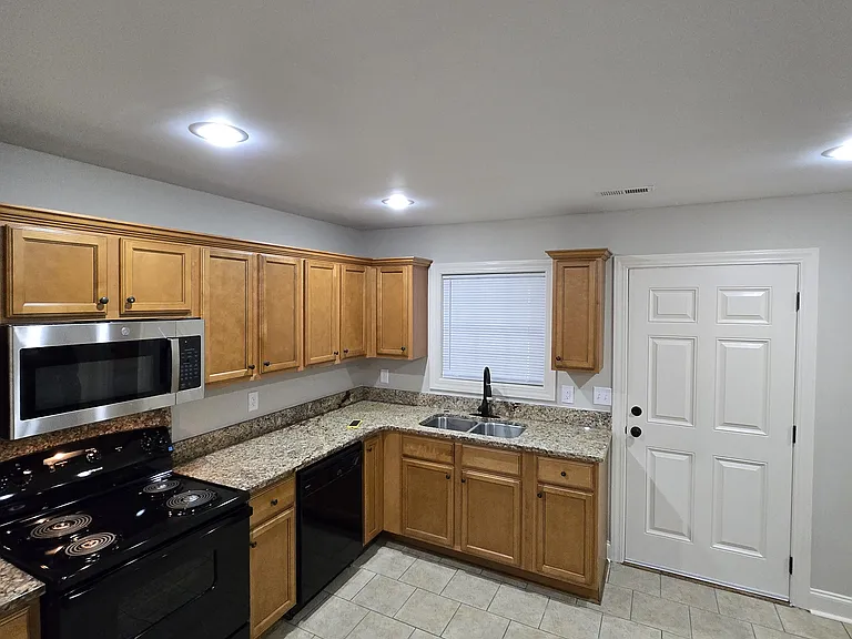 1419 Allies Ct — Photo 5