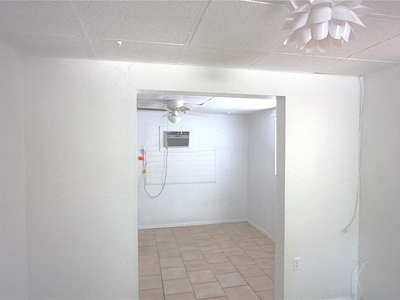 4th image of 615 Shore Rd APT 4