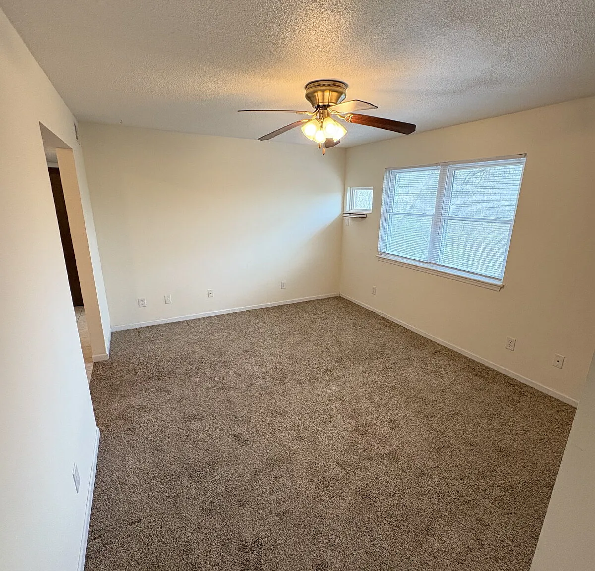 1 bed, 1.0 bath, 600 sqft, $850 — Photo 1
