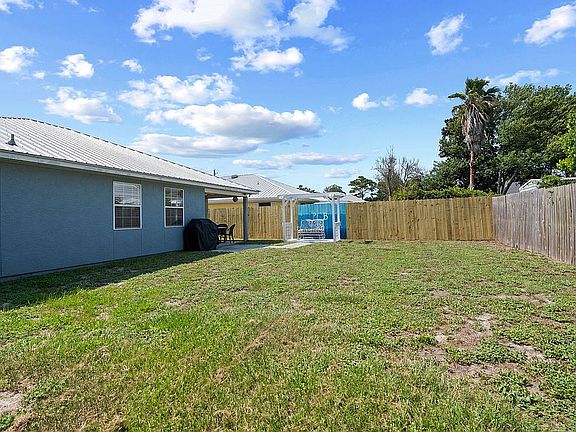 512 Sea Breeze Dr, Panama City Beach, FL 32413 | Zillow