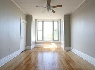 2033 W 19th St APT 3F, Chicago, IL 60608