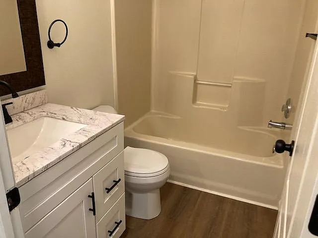327 Oxford Pl — Photo 13