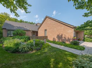 256 Spring Cove Dr, Elgin, IL 60123