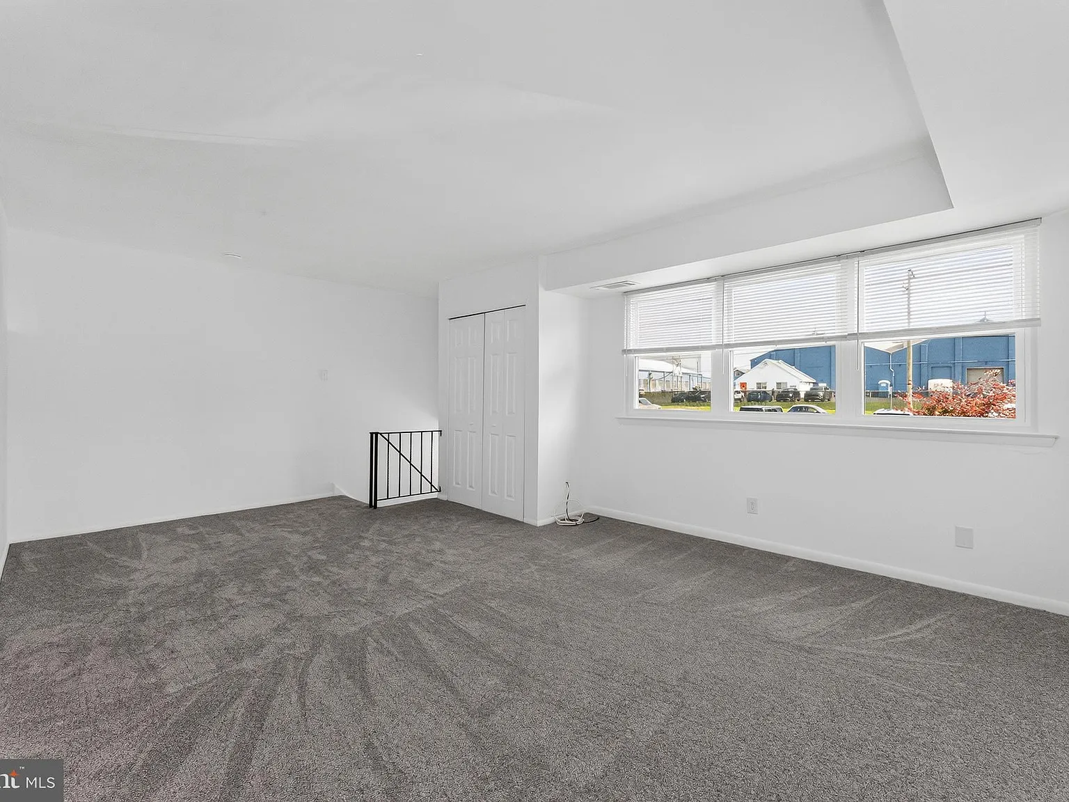 2 bed, 1036 sqft, $1,800 — Photo 3