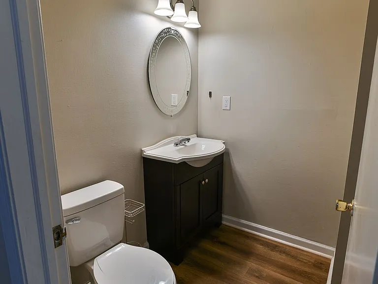 226 Forster St — Photo 11