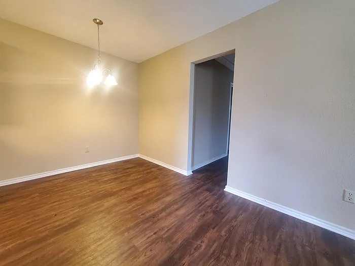 Building Photo - 1432 Briar Cir