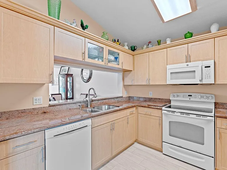 8486 Heather Pl — Photo 19