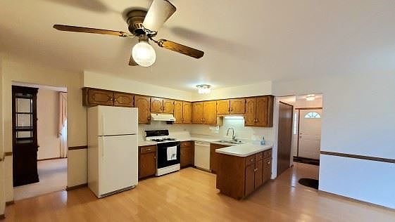 4th image of 9232 W 170th St