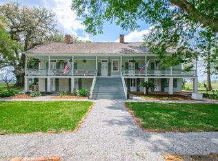 6847 False River Rd, Oscar, LA 70762