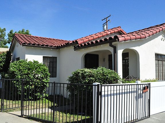 2nd image of 164 W Orange Grove Ave