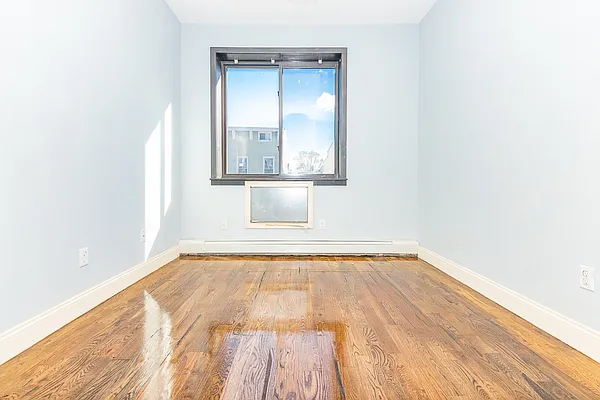 Rented by MySpaceNYC | media 4