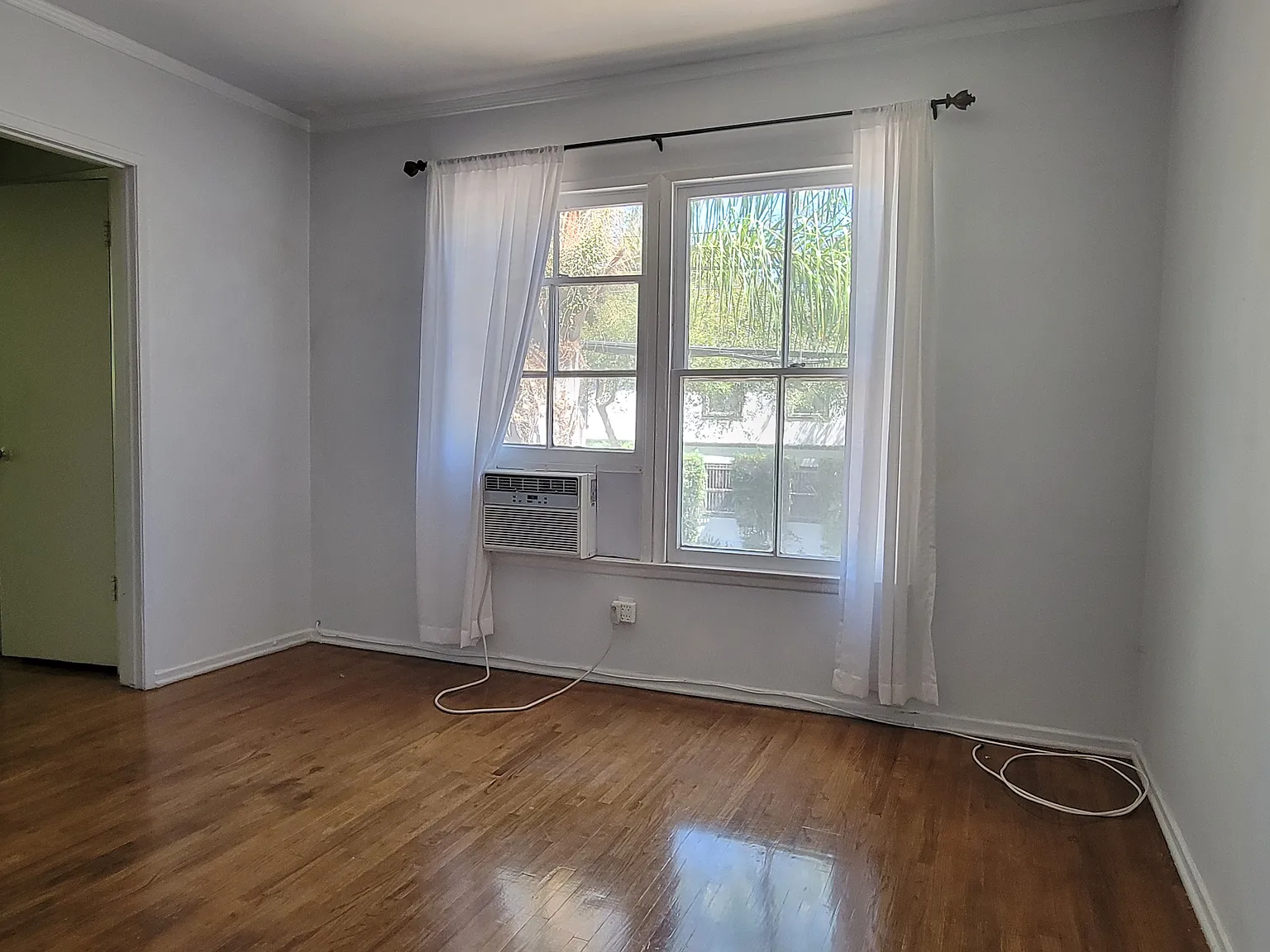 1 bed, 500 sqft, $1,990 — Photo 4
