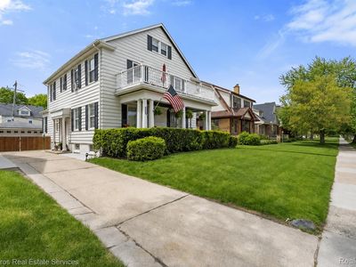 1215 Nottingham Rd, Grosse Pointe Park, MI, 48230