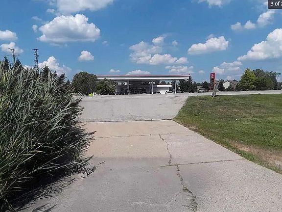 3rd image of 26280 21 Mile Rd