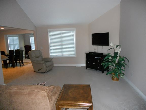 4th image of 10898 Waterview Dr