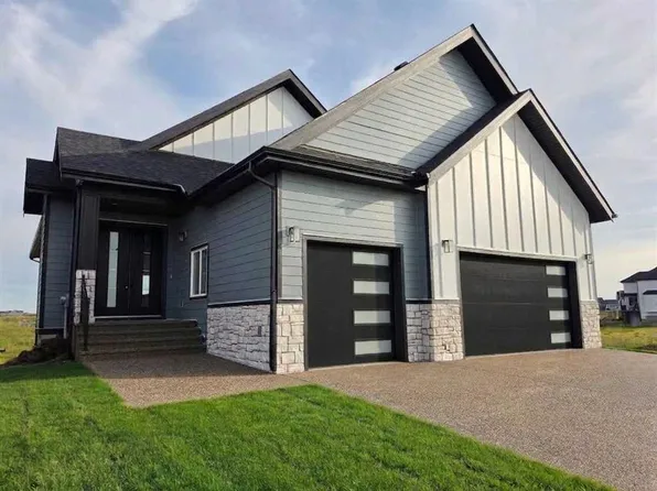267 NW Muirfield Cres, Wheatland County, AB T0J 1Y1