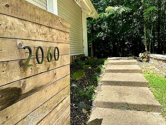 3rd image of 2060 Fernwood Dr