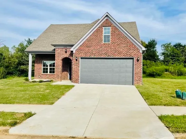 4398 Oaks Royal Dr, Memphis, TN 38128